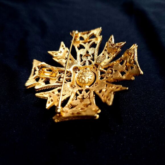 Kenneth Jay Lane 2.5" Gold Cross Brooch or Pendant 1990s - Picture 6 of 13